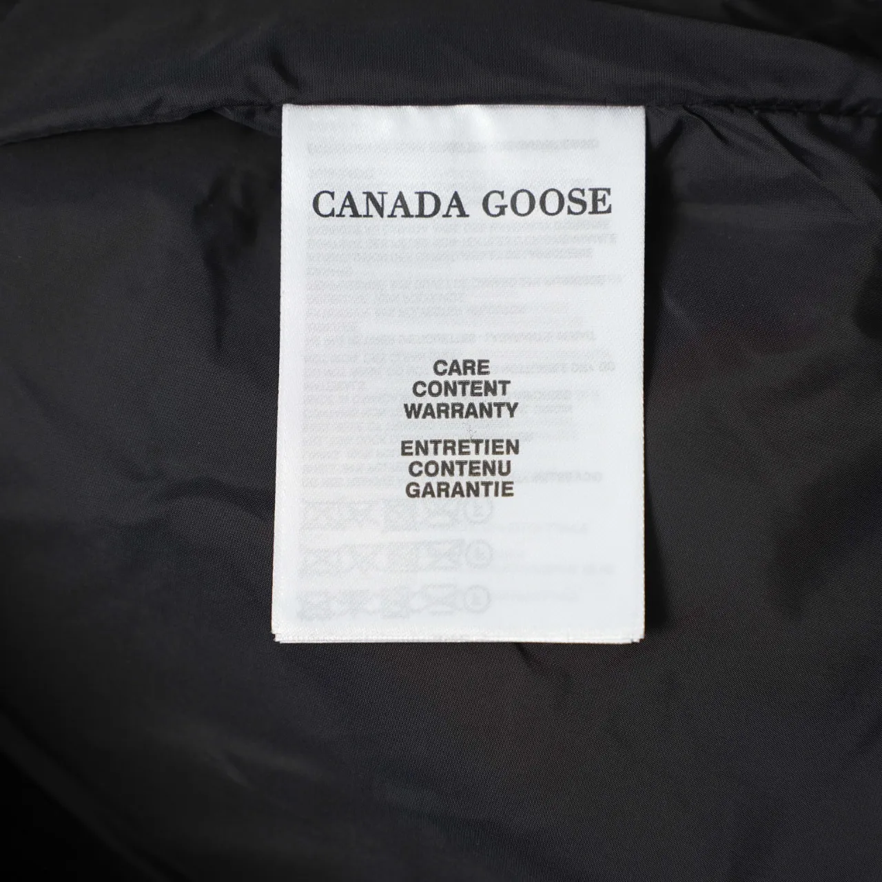 P340 CANADA GOOSE丨Canada Goose Slant Pocket Stand Collar Down Vest Color: Graphite Black Label Size: XS-XXL